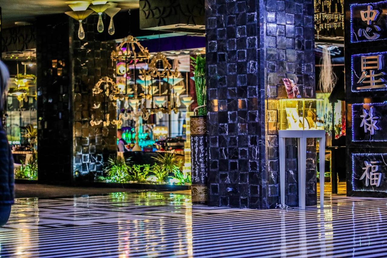 Hotel Marinela Sofia Esterno foto The interior of the shopping mall